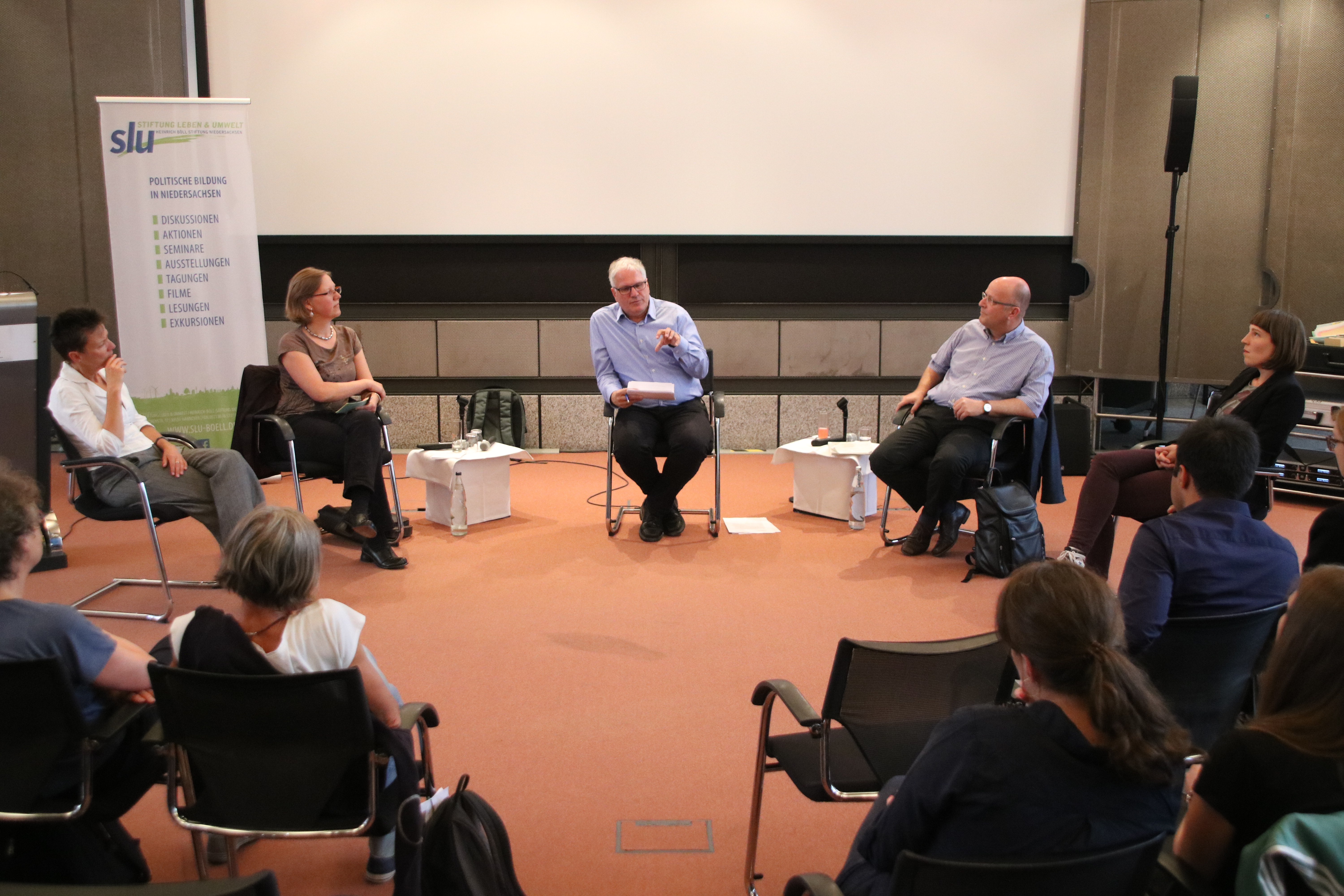 „Die Welt in (Un)ordnung – Chancen und Grenzen deutschen Engagements in weltweiten Konflikten“ | Diskussion „Die Welt in (Un)ordnung – Chancen und Grenzen deutschen Engagements in weltweiten Konflikten“ | Diskussion